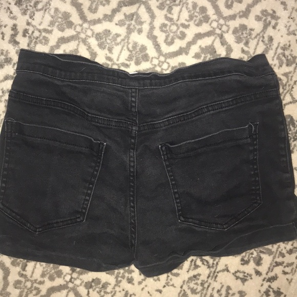 Forever 21 black jean shorts - Picture 2 of 3